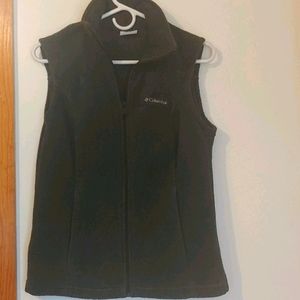 Women's Columbia vest like new condition!!!